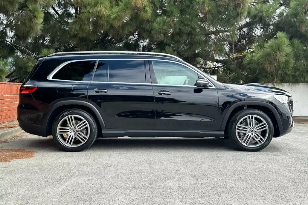 2024 Mercedes Benz GLS 450 4MATIC photo 1