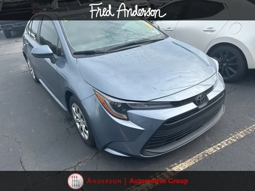 2024 Toyota Corolla LE photo 1