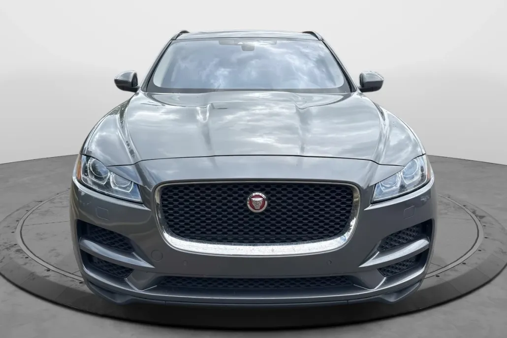 2018 Jaguar F-PACE Prestige photo 1