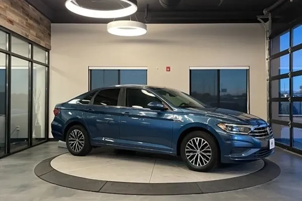 2019 Volkswagen Jetta SEL photo 1