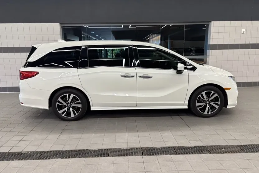 2019 Honda Odyssey Elite photo 1
