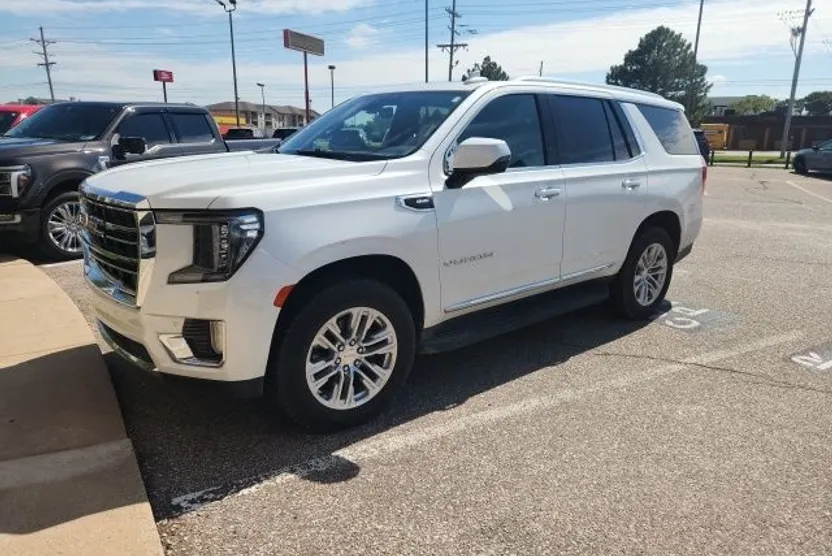2021 Gmc Yukon SLT photo 1