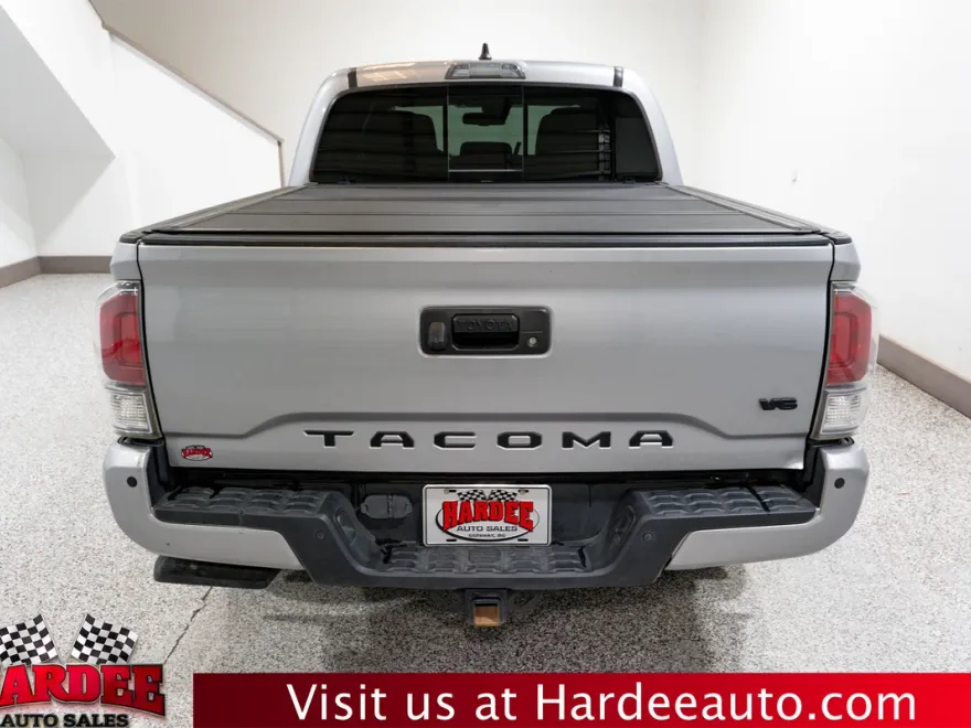 2020 Toyota Tacoma SR5 photo 1