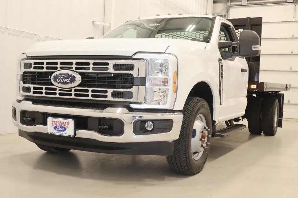 2025 Ford F-350 photo 1