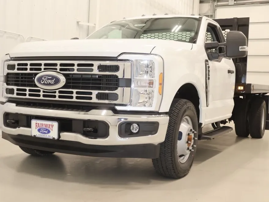 2025 Ford F-350 photo 1
