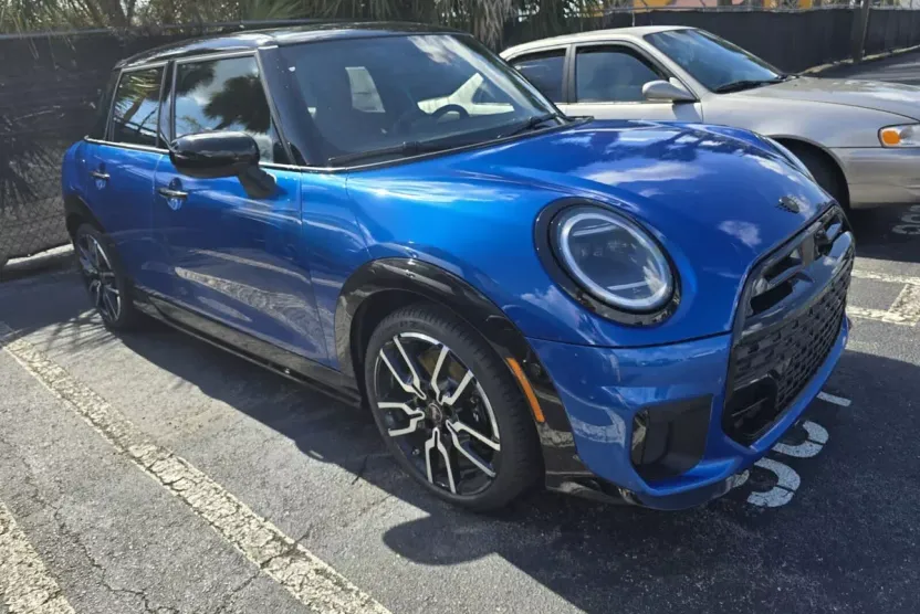 2025 Mini Cooper 4 Door Hardtop S Iconic photo 1