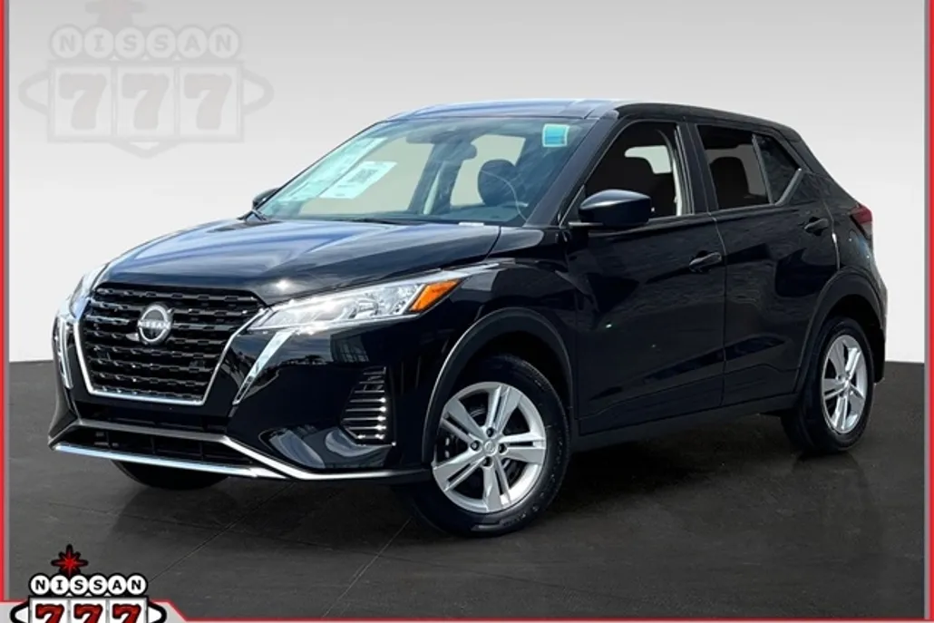 2025 Nissan Kicks Play S photo 1