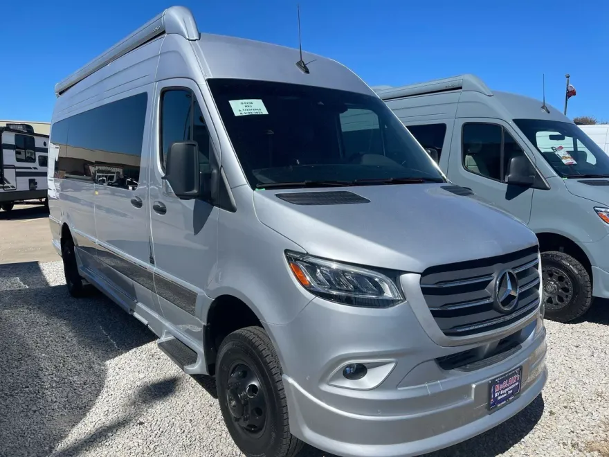 2024 Mercedes Benz Sprinter 3500 photo 1