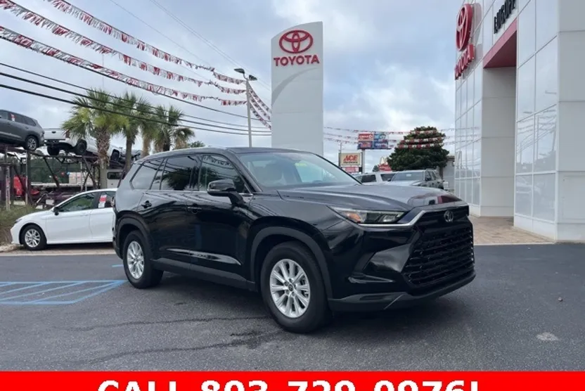 2024 Toyota Highlander Hybrid XLE photo 1