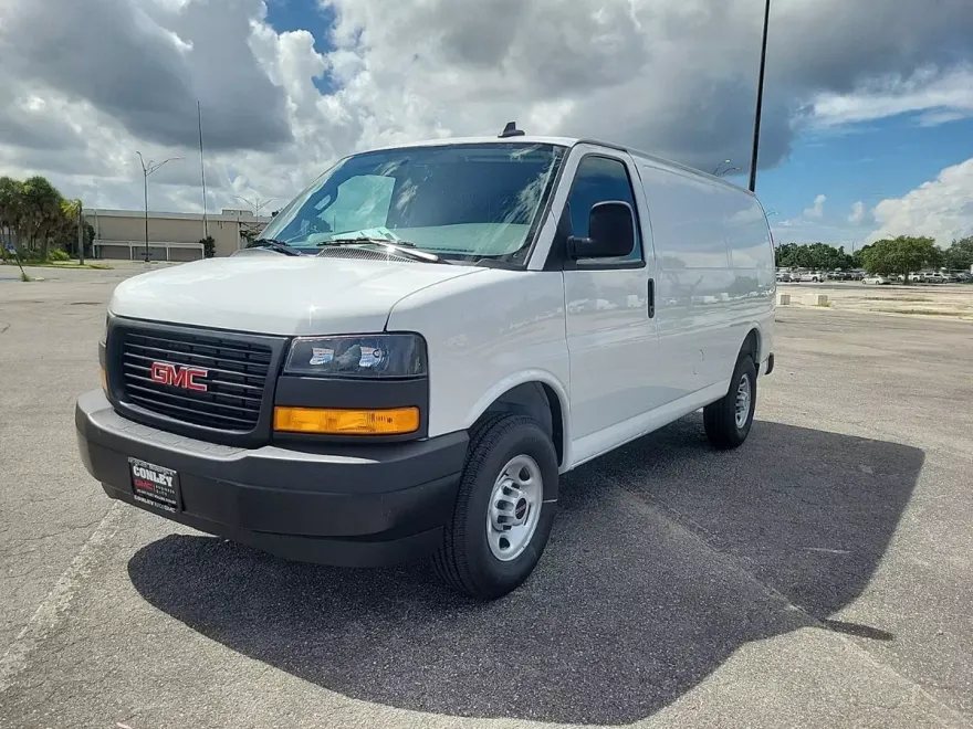2025 Gmc Savana Cargo 2500 photo 1