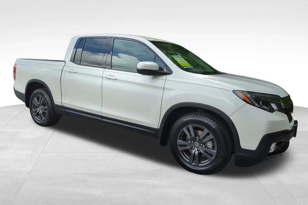 2019 Honda Ridgeline Sport photo 1