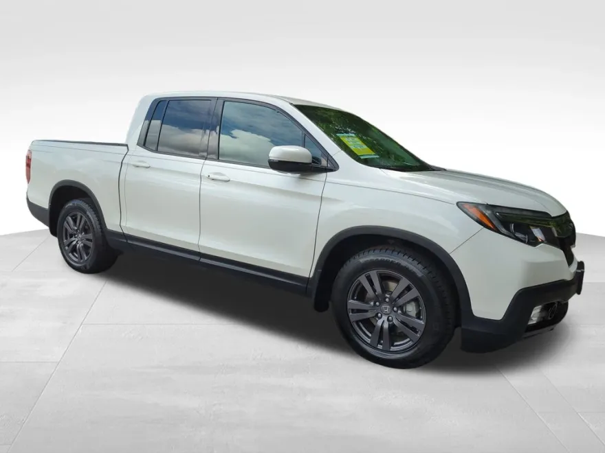 2019 Honda Ridgeline Sport photo 1