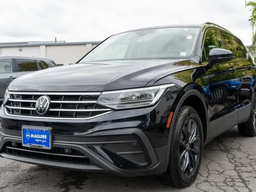 2022 Volkswagen Tiguan SE photo 1