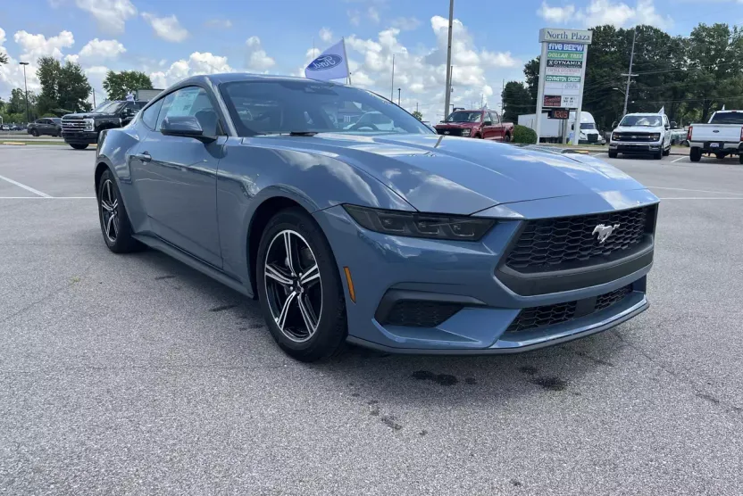 2025 Ford Mustang EcoBoost photo 1