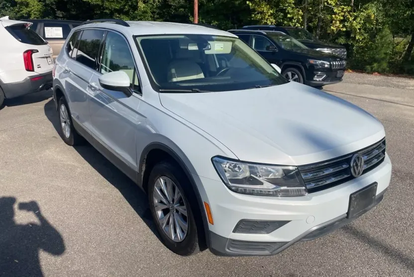 2018 Volkswagen Tiguan SEL photo 1
