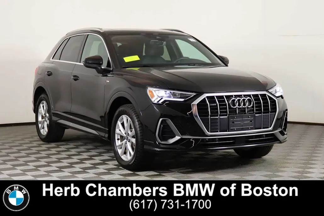 2022 Audi Q3 45 TFSI S line Premium Plus photo 1