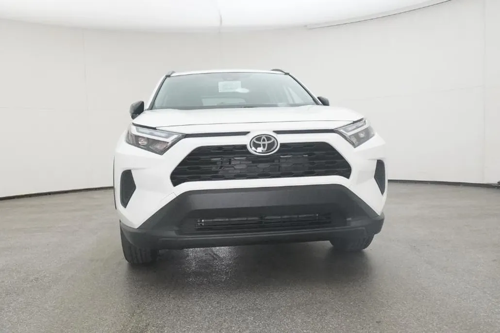 2025 Toyota RAV4 Hybrid LE photo 1