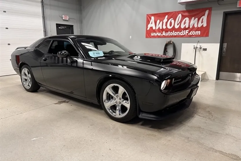 2012 Dodge Challenger R/T photo 1