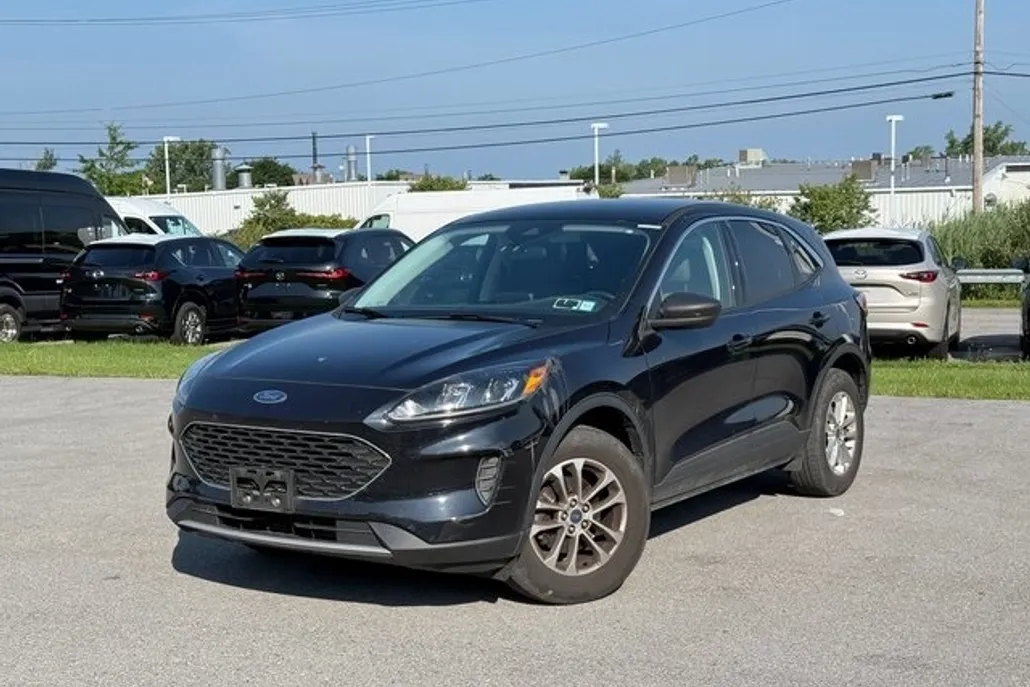 2022 Ford Escape SE photo 1
