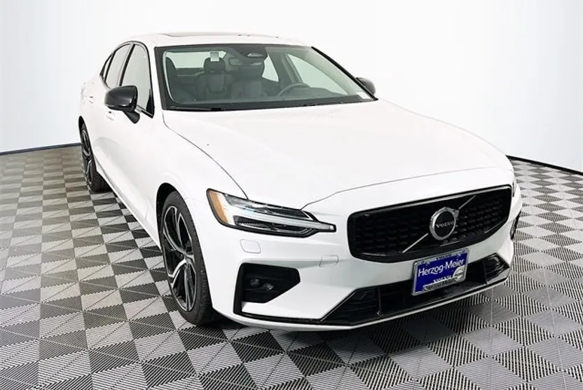 2024 Volvo S60 B5 Core photo 1