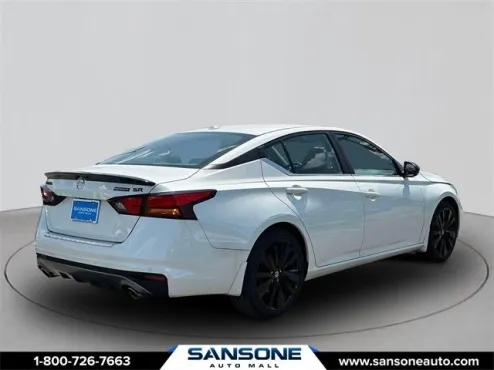 2022 Nissan Altima 2.5 SR photo 4