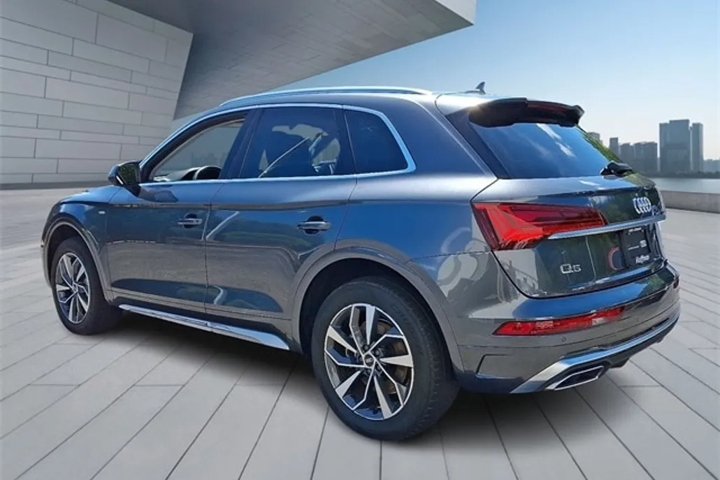 2023 Audi Q5 45 S line Premium photo 1
