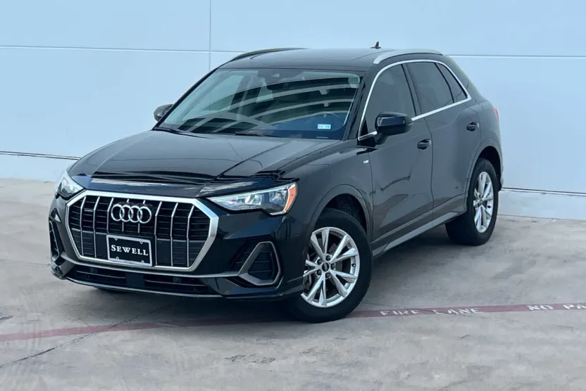 2022 Audi Q3 S line Premium photo 1