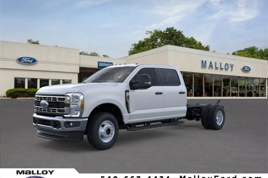 2025 Ford F-350 XL photo 1
