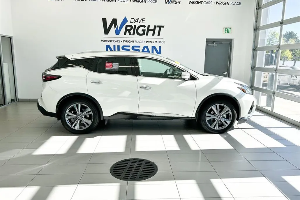 2021 Nissan Murano Platinum photo 1
