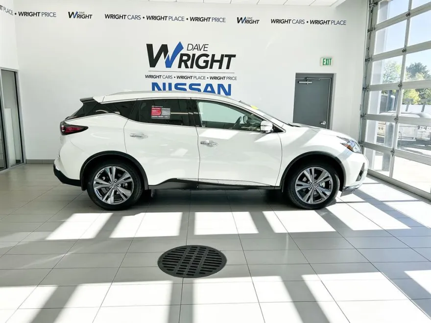 2021 Nissan Murano Platinum photo 1
