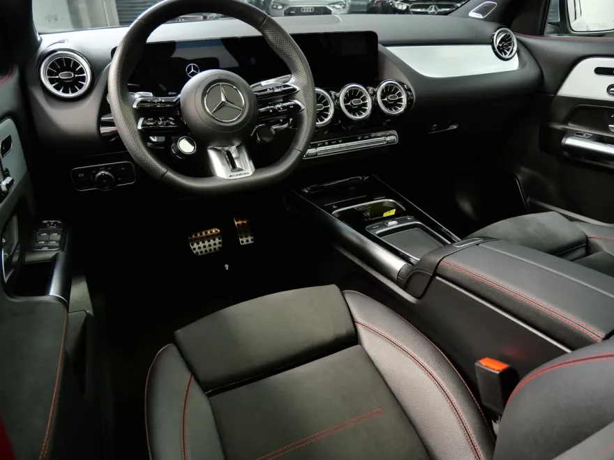 2024 Mercedes Benz GLA AMG 35 photo 1