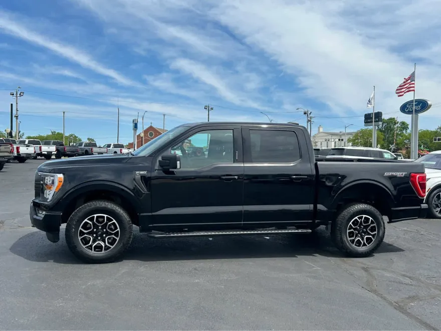 2023 Ford F-150 XLT photo 1