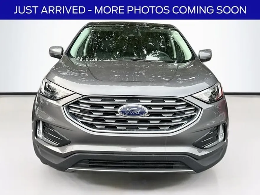2022 Ford Edge SEL photo 1