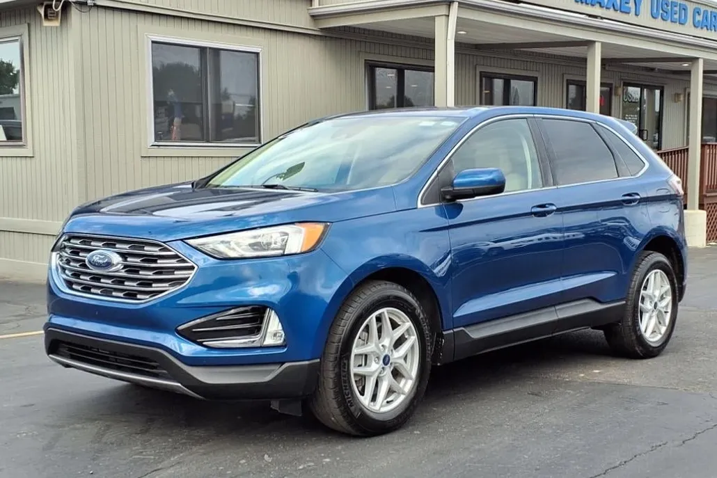 2022 Ford Edge SEL photo 1