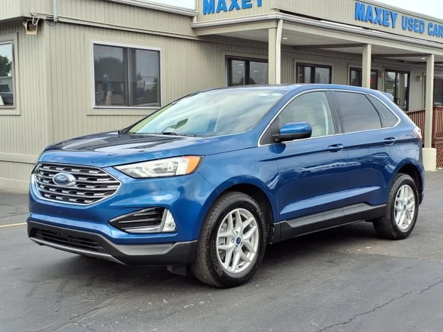 2022 Ford Edge SEL photo 1