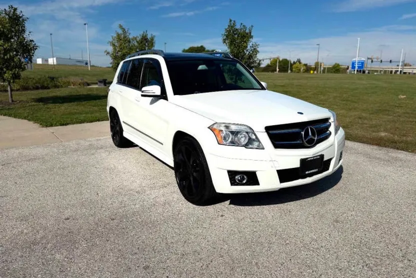 2010 Mercedes Benz GLK 350 4MATIC photo 1