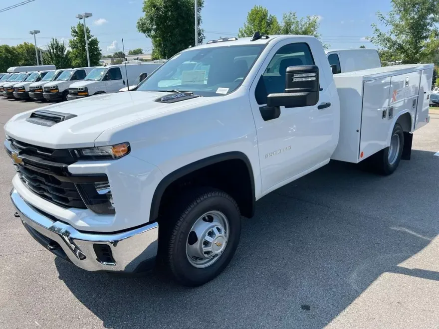2025 Chevrolet Silverado 3500HD Work Truck photo 1