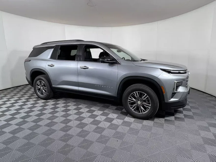 2026 Chevrolet Traverse photo 1
