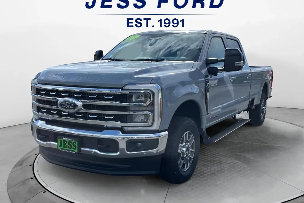 2025 Ford F-350 Lariat photo 1