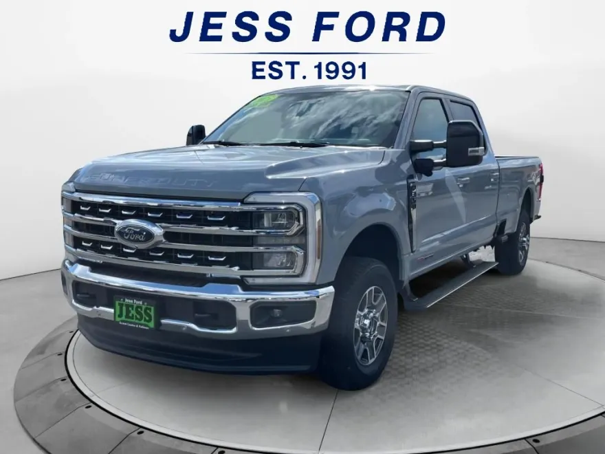 2025 Ford F-350 Lariat photo 1