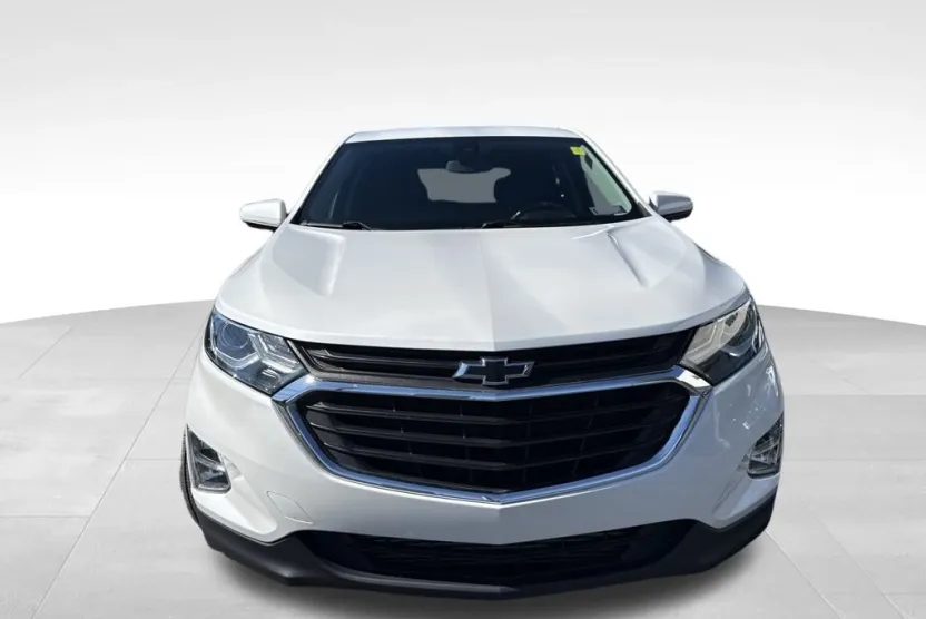2020 Chevrolet Equinox LT photo 1