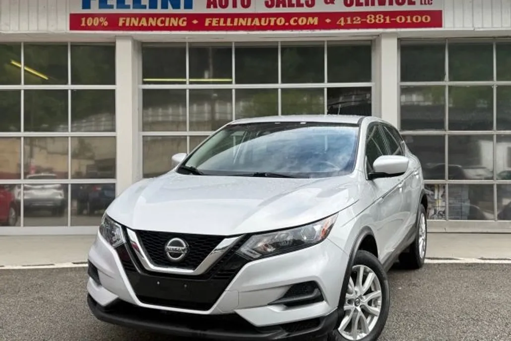 2021 Nissan Rogue Sport SV photo 1