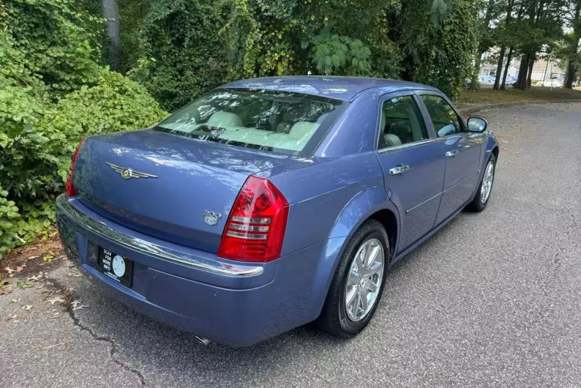 2007 Chrysler 300 C LX photo 1