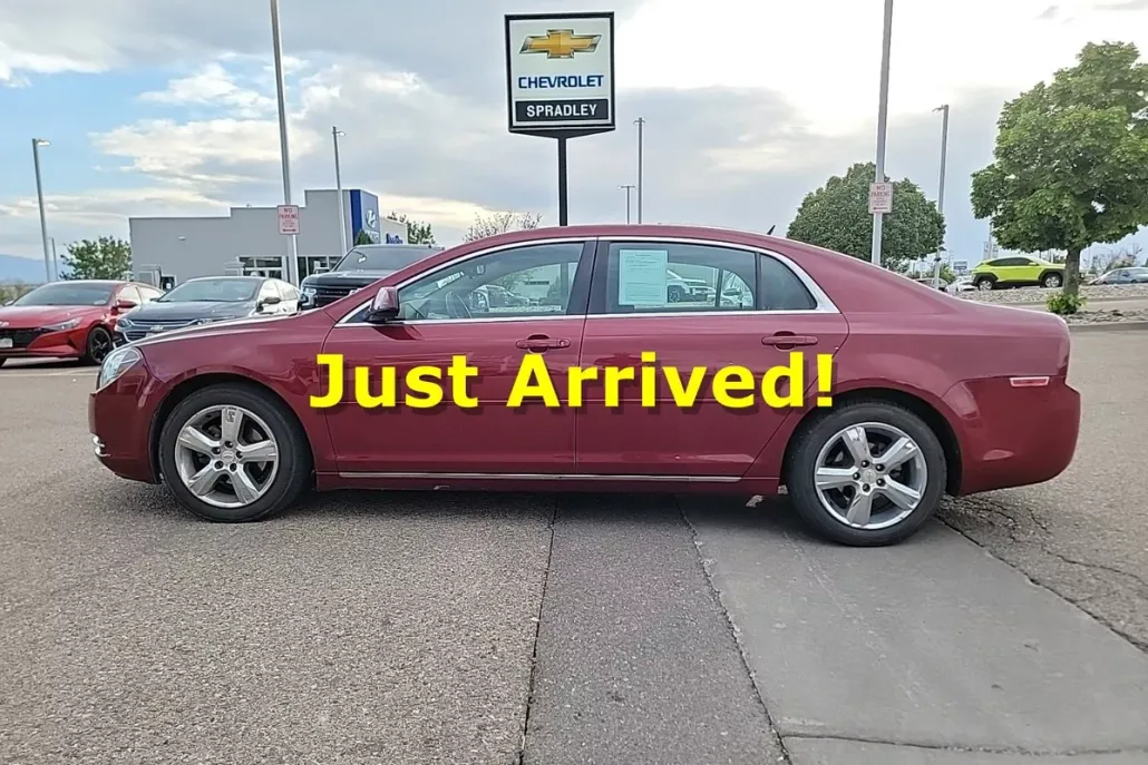 2011 Chevrolet Malibu 1LT photo 1