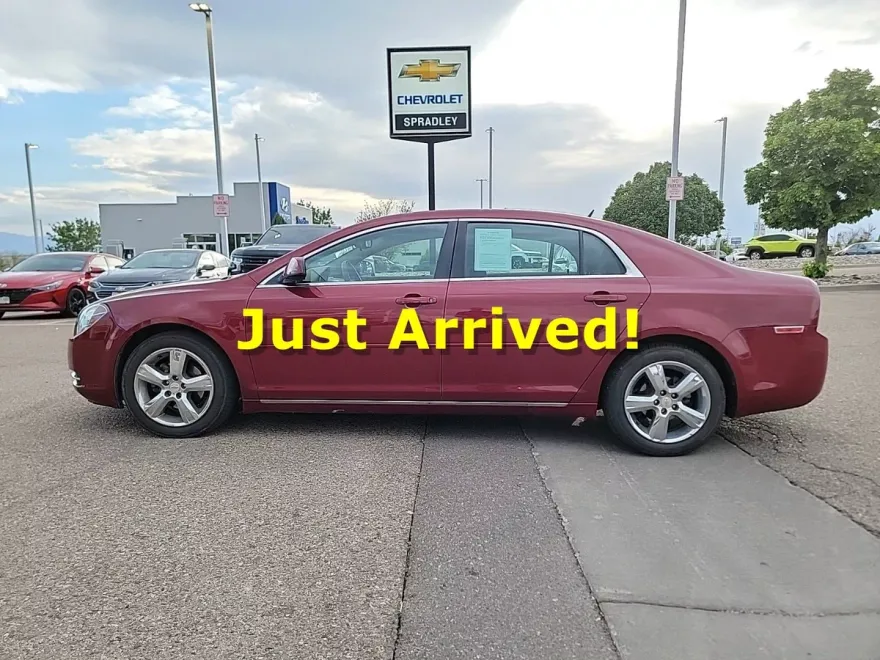 2011 Chevrolet Malibu 1LT photo 1