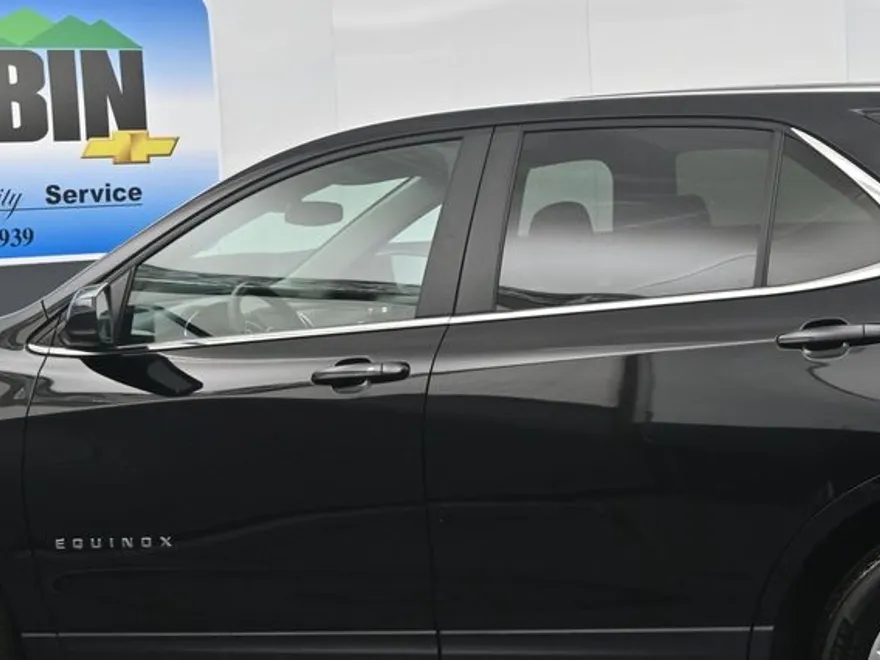 2024 Chevrolet Equinox LT photo 1
