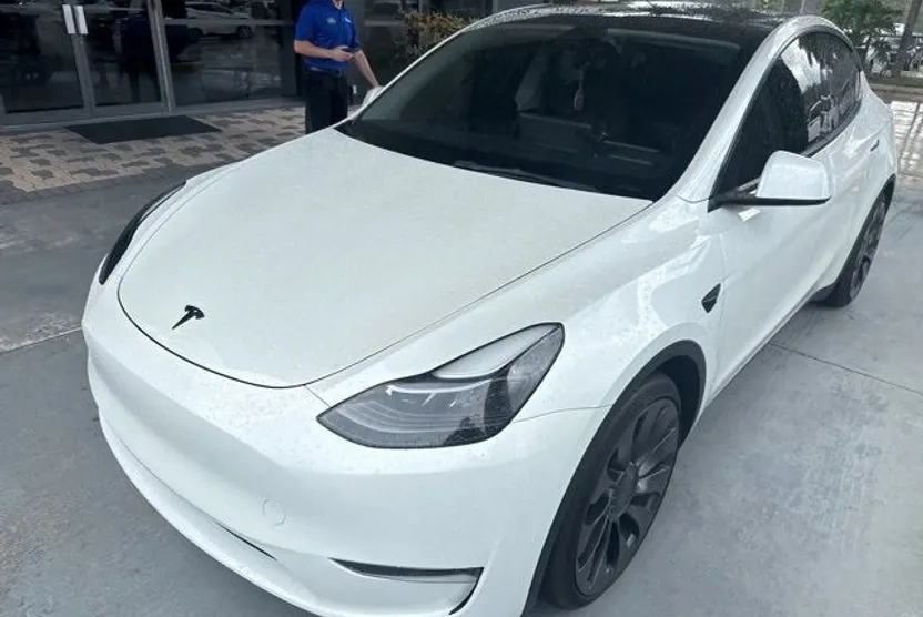 2023 Tesla Model Y Performance photo 1