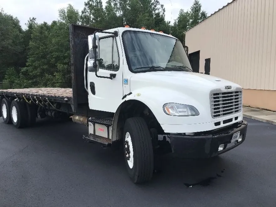 2017 Freightliner M2 106 Medium Duty photo 1