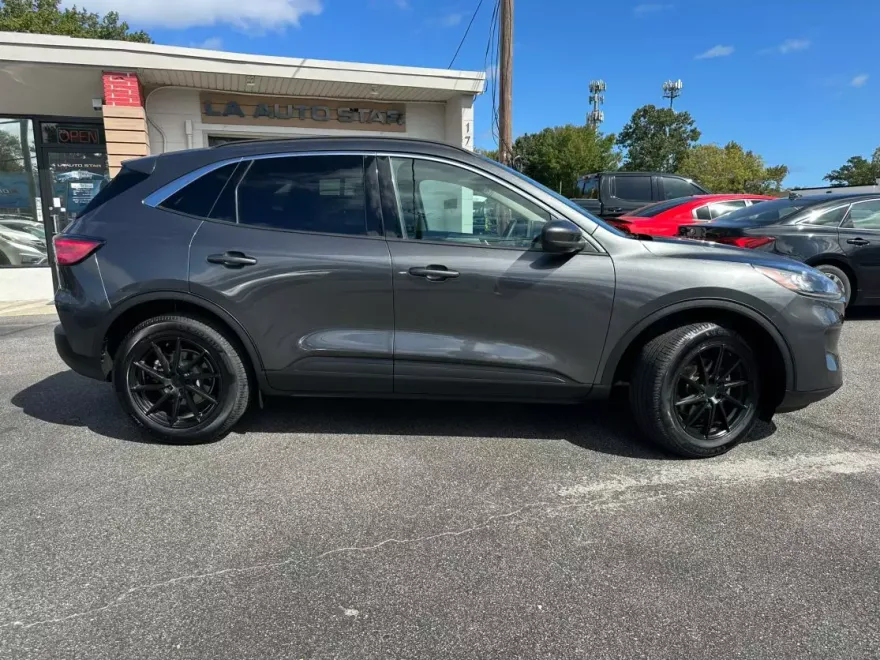 2020 Ford Escape SEL Sport photo 1