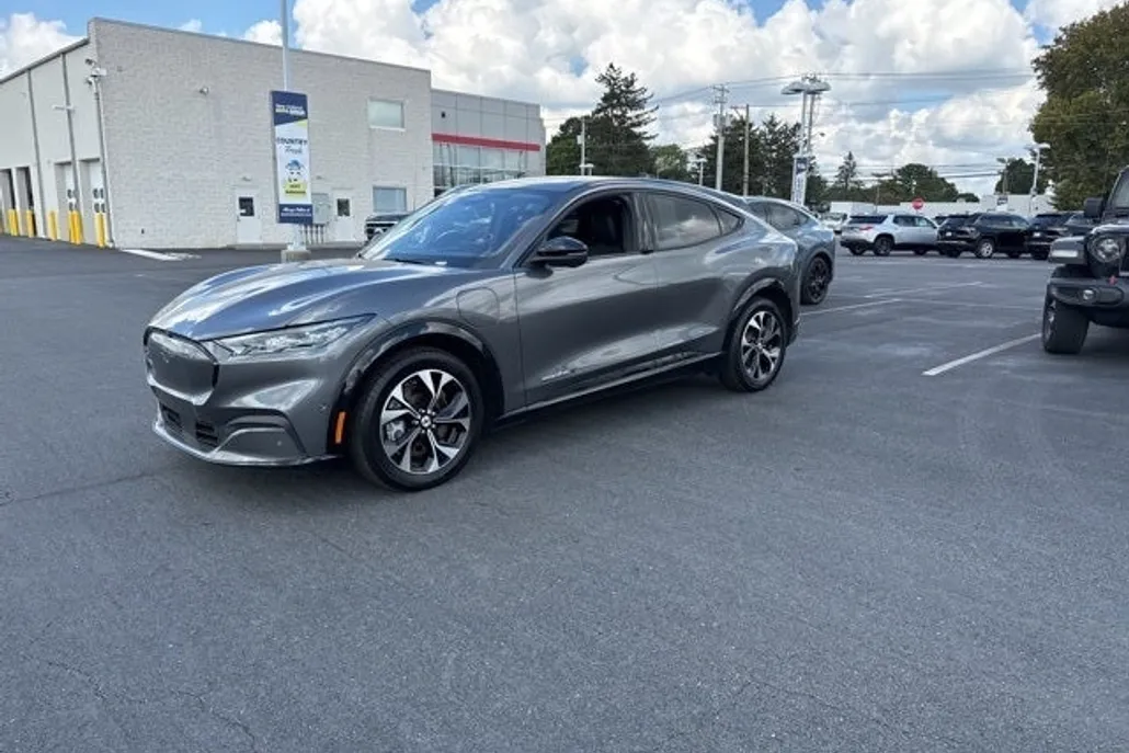 2023 Ford Mustang Mach-E Premium photo 1